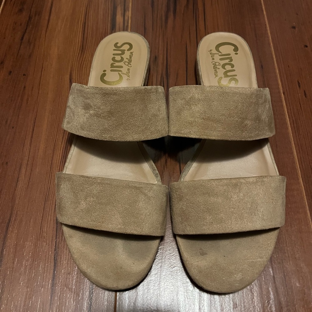 Circus by Sam Edelman Tan Sandals with Minimalist Design